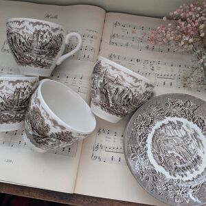 harlech Castle English Ironstone Brown and White Teacup Set